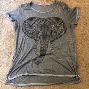 Burnout t-shirt with elephant print!